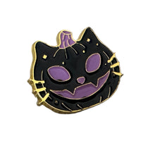 Black Cat Pumpkin Enamel Pin – Spooky Halloween Accessory with Purple Eyes